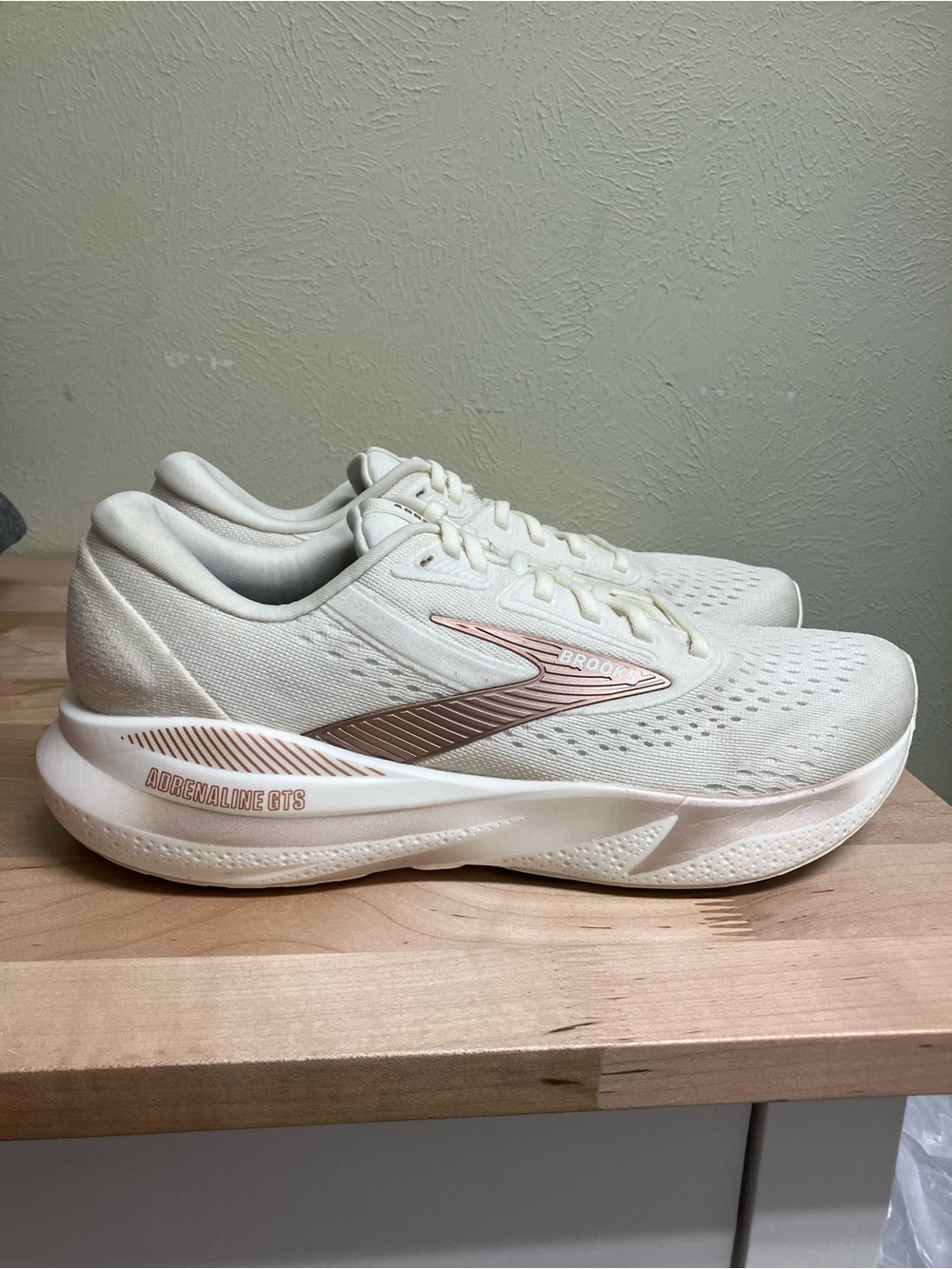 Brooks Women's Adrenaline GTS 24